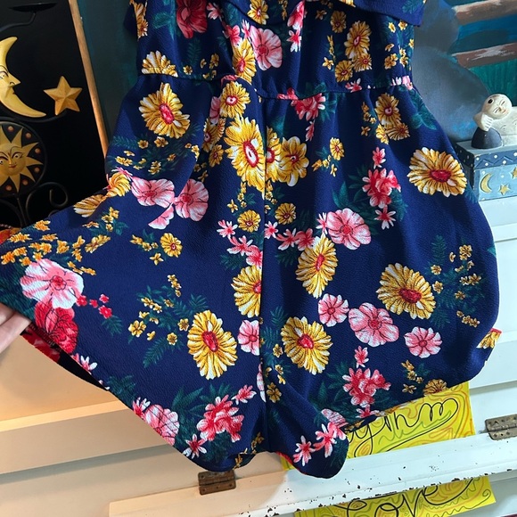 Floral Ruffle Jumpsuit in Navy Blue XL - Picture 9 of 16